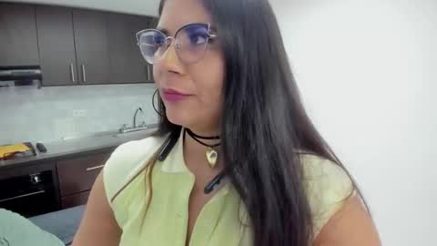 luna  online show from November 13, 10:58 am