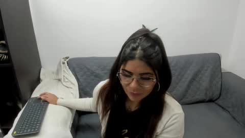 luna  online show from November 22, 11:09 am