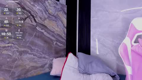 luna_ember online show from January 9, 12:24 am