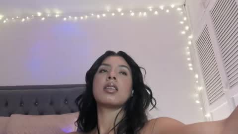Snapshot of luna_fioree chatting on April 19, 3:39 am Luna Fioree online show from April 19, 3:39 am