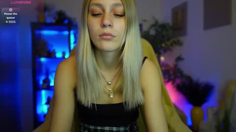 Snapshot of luna_grace18 chatting on March 30, 1:45 pm luna_grace18 online show from March 30, 1:45 pm