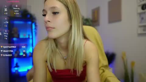 Snapshot of luna_grace18 chatting on May 6, 1:27 pm luna_grace18 online show from May 6, 1:27 pm