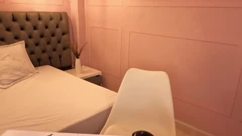Snapshot of luna_hot_ass chatting on April 18, 4:16 am luna_hot_ass online show from April 18, 4:16 am