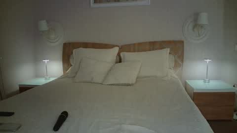 luna_hoti online show from December 4, 2:21 am