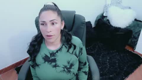 Snapshot of luna_lgomez chatting on April 22, 10:39 am luna online show from April 22, 10:39 am