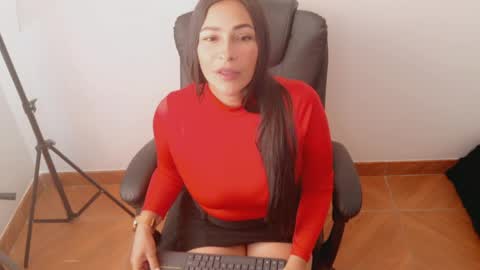 Snapshot of luna_lgomez chatting on May 12, 6:27 pm luna online show from May 12, 6:27 pm