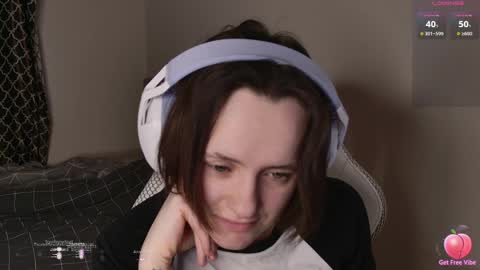 luna_loveeee online show from April 1, 4:02 am