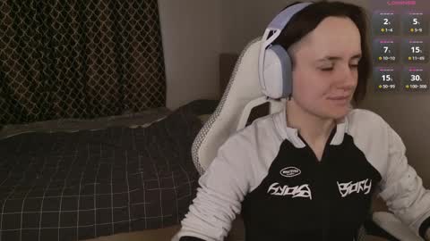 luna_loveeee online show from April 10, 5:01 am