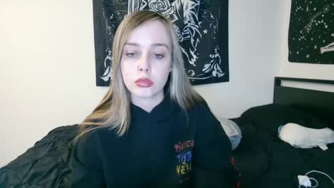 Snapshot of luna_lovelyy chatting on September 15, 4:45 am Luna online show from September 15, 4:45 am