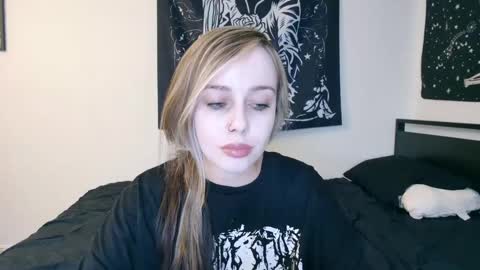 Snapshot of luna_lovelyy chatting on September 21, 5:20 am Luna online show from September 21, 5:20 am