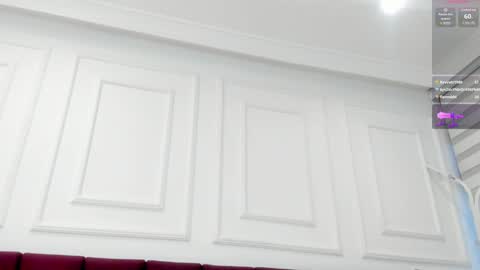 Snapshot of luna_monroe_ chatting on December 4, 1:53 pm     online show from December 4, 1:53 pm