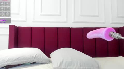 Snapshot of luna_monroe_ chatting on January 3, 10:41 am     online show from January 3, 10:41 am