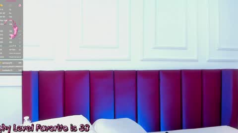 Snapshot of luna_monroe_ chatting on January 17, 1:35 pm     online show from January 17, 1:35 pm