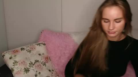 Snapshot of luna_moon77 chatting on October 22, 1:44 pm Luna online show from October 22, 1:44 pm