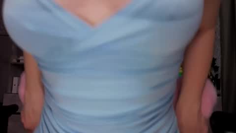 Snapshot of luna_moran chatting on June 3, 5:54 am Lina online show from June 3, 5:54 am