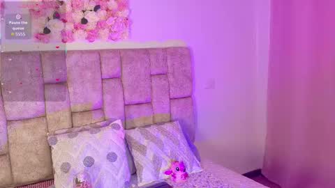 Snapshot of luna_ocampo chatting on September 12, 6:41 pm online show from September 12, 6:41 pm