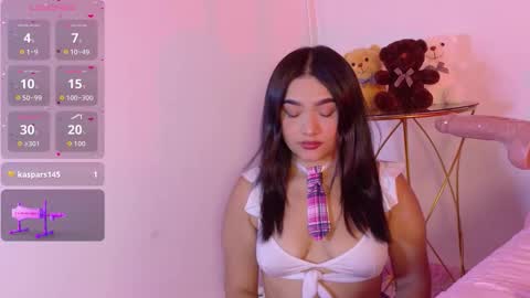 Snapshot of luna_ocampo chatting on September 23, 9:18 pm online show from September 23, 9:18 pm