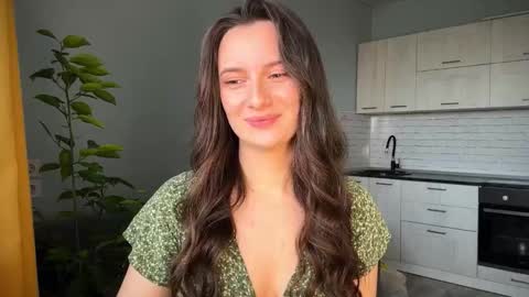 luna_raee online show from September 25, 7:12 am