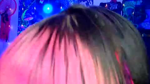 MISS LUNA  online show from March 6, 7:32 pm