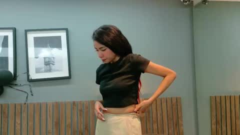 LUNA  online show from November 6, 1:34 pm