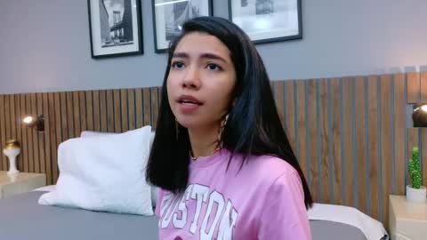 LUNA  online show from December 17, 1:39 pm