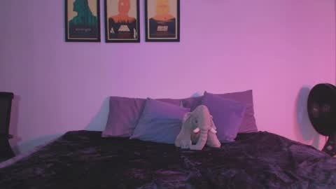 luna_roos30 online show from May 6, 9:25 am