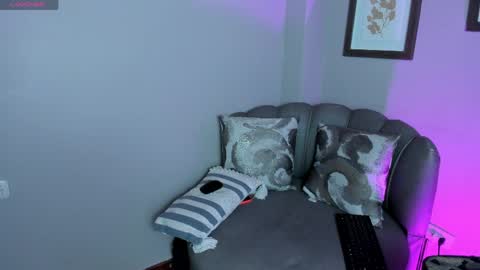 Luna Rosse  online show from April 5, 12:46 pm