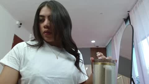 Snapshot of luna_rousse26 chatting on May 13, 1:30 pm luna_rousse26 online show from May 13, 1:30 pm