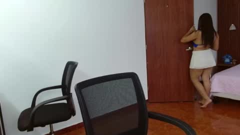 Snapshot of luna_rousse26 chatting on May 16, 1:43 pm luna_rousse26 online show from May 16, 1:43 pm