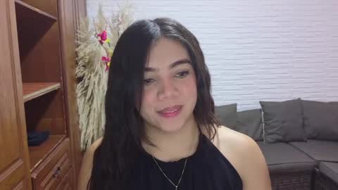 Snapshot of luna_rousse26 chatting on June 1, 12:29 pm luna_rousse26 online show from June 1, 12:29 pm