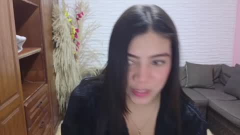 Snapshot of luna_rousse26 chatting on June 4, 1:28 pm luna_rousse26 online show from June 4, 1:28 pm
