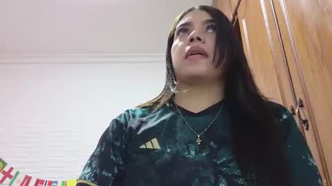 Snapshot of luna_rousse26 chatting on July 3, 3:07 pm luna_rousse26 online show from July 3, 3:07 pm