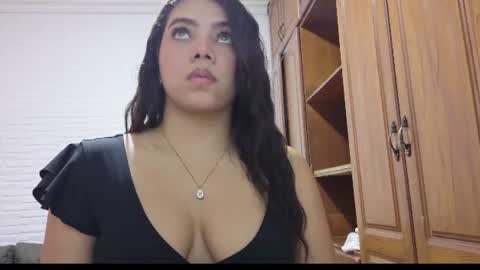 Snapshot of luna_rousse26 chatting on July 24, 1:53 pm luna_rousse26 online show from July 24, 1:53 pm