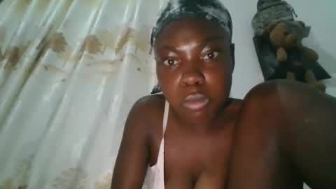 Snapshot of luna_tease chatting on November 3, 9:05 pm luna_tease online show from November 3, 9:05 pm