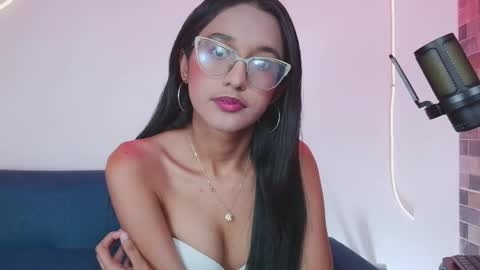 Snapshot of luna_valen chatting on May 15, 4:08 am luna_valen online show from May 15, 4:08 am