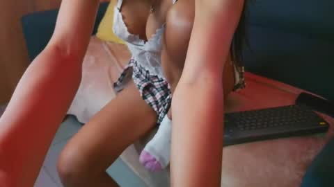 Snapshot of luna_valen chatting on May 20, 3:13 am luna_valen online show from May 20, 3:13 am