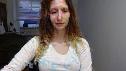 L U N A  online show from October 1, 5:46 am