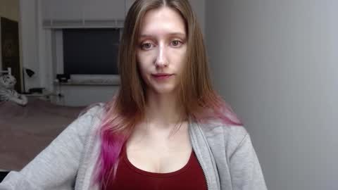 L U N A  online show from December 1, 6:29 am