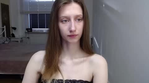 L U N A  online show from April 13, 5:24 am