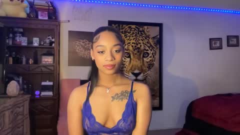 lunaa_11 online show from December 8, 3:21 am