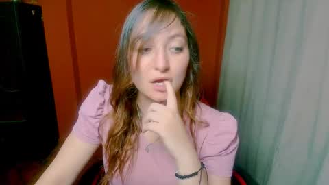 lunaa_m_ online show from January 18, 11:52 pm