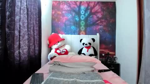 Snapshot of lunaa_mayerr chatting on February 28, 1:45 pm lunaa mayer online show from February 28, 1:45 pm