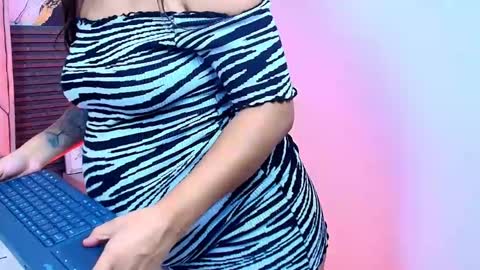 Snapshot of lunaa_rossee_ chatting on May 2, 1:16 pm Lunaa rossee online show from May 2, 1:16 pm