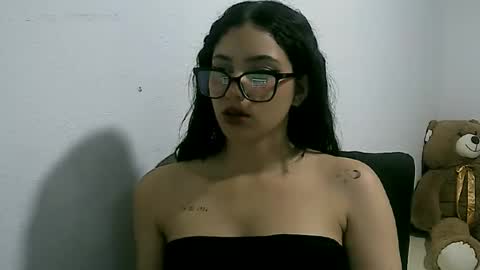 lunaa_sub online show from February 9, 12:06 am