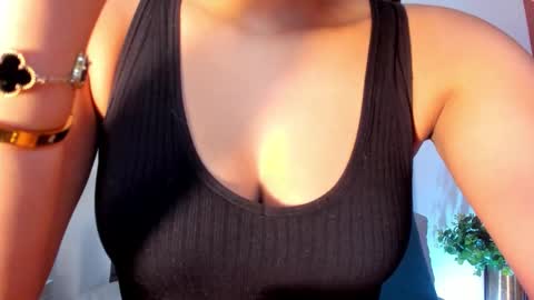 Luna Aspen online show from December 19, 2:35 pm