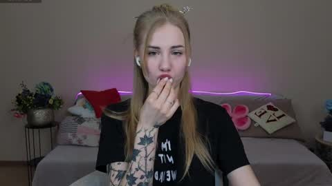 LunaBelli online show from April 4, 7:11 pm