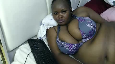 lunabloom01 online show from March 11, 12:22 pm