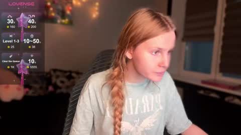 Britney online show from December 14, 2:44 pm