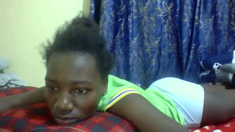 lunah_kitty online show from April 28, 2:38 am