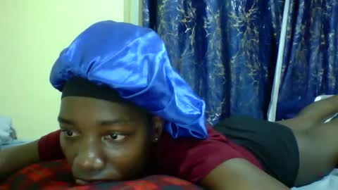 lunah_kitty online show from May 16, 7:49 am